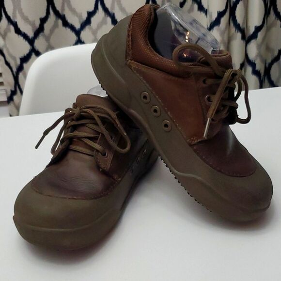 Unisex Crocs, velocity comfort work shoes, lace up. W-8/M-6 - Picture 2 of 9